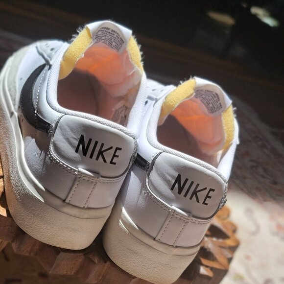 White/Black/Orange Nike, WMNS Blazer Low Platform DJ0292-101 - Picture 3 of 8